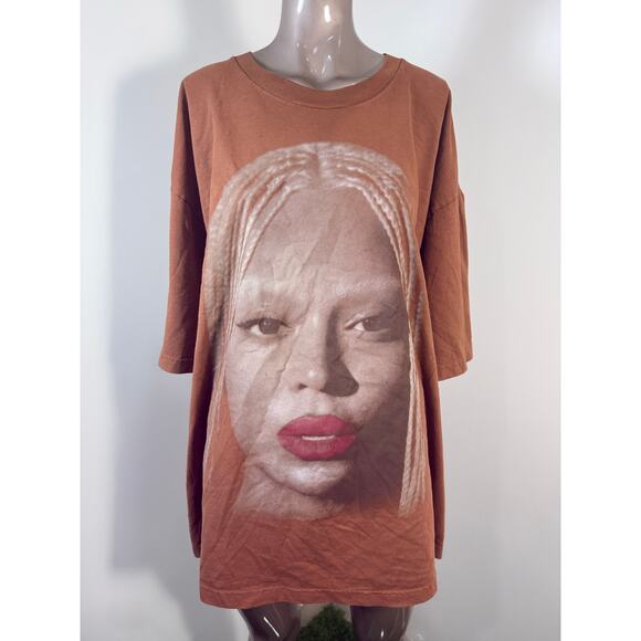 Beyoncé Cowboy Carter Face Brown / Orange Tour T-shirt NWOT - Picture 1 of 8